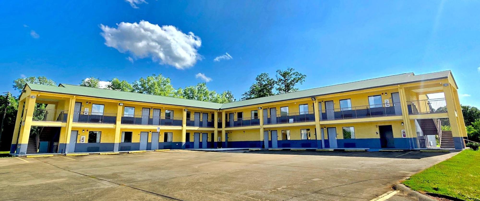 Garden Inn And Suites Near Callaway Gardens Pine Mountain Exterior foto
